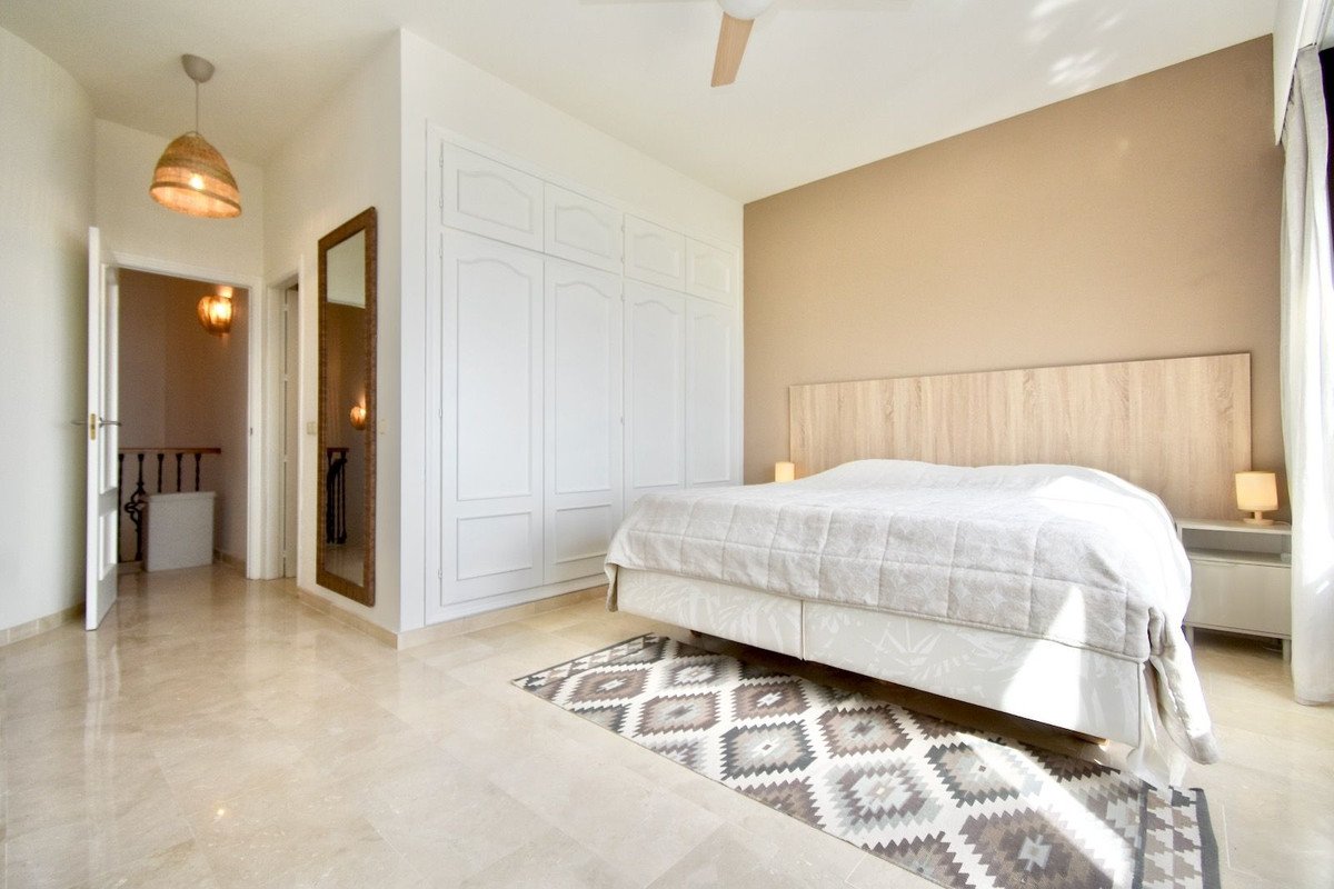 3 Bed Detached Villa in La Duquesa