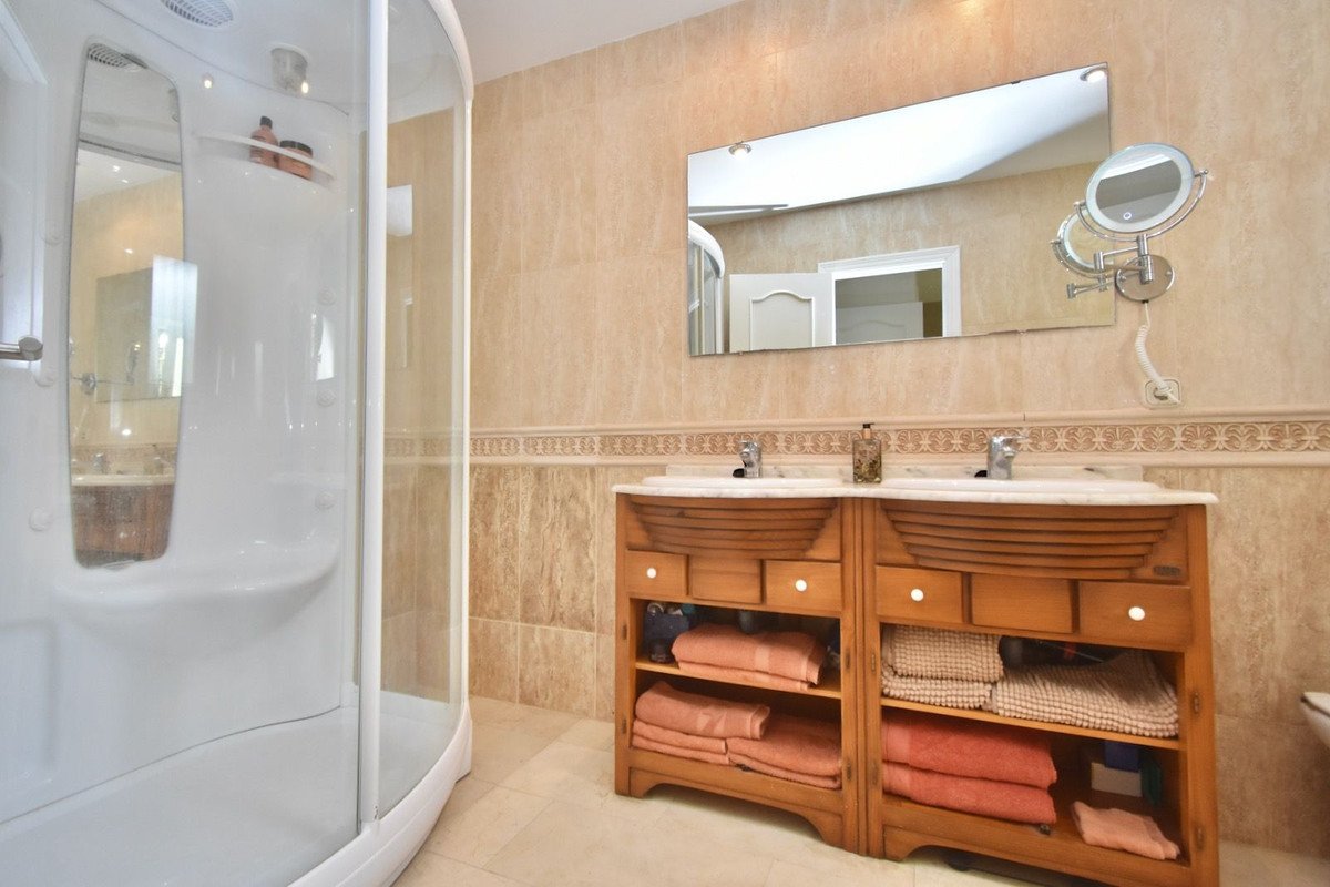 3 Bed Detached Villa in La Duquesa