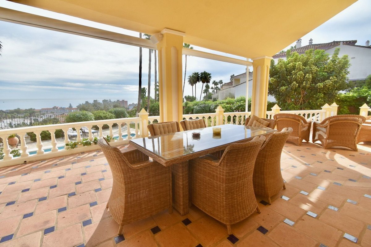 3 Bed Detached Villa in La Duquesa