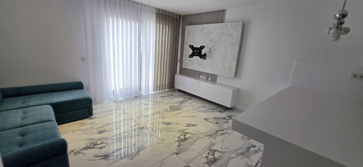 5 Bed Detached Villa in Torrevieja
