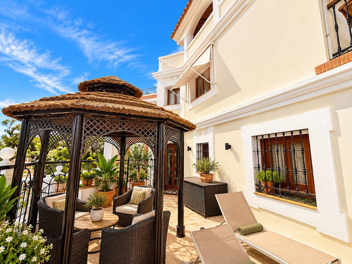 4 Bed Semi-Detached House in Aloha