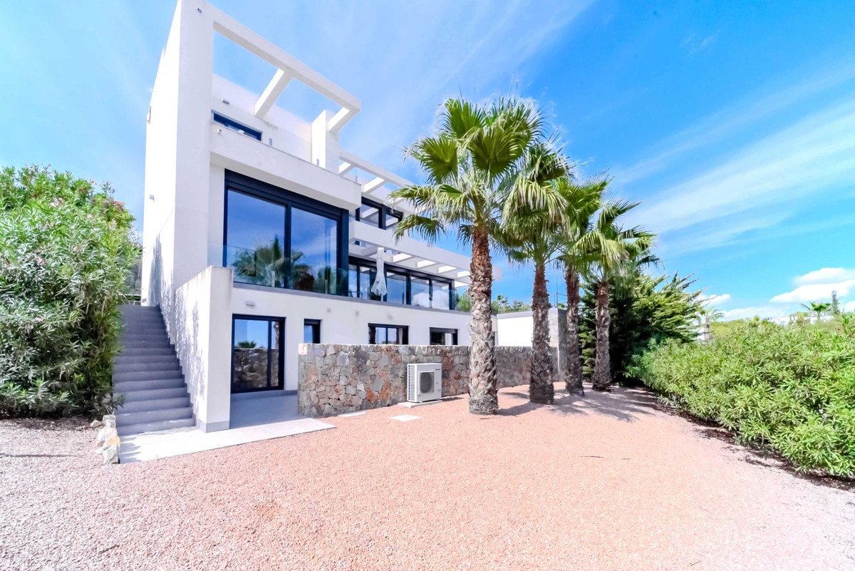 6 Bed Detached Villa in Las Colinas Golf