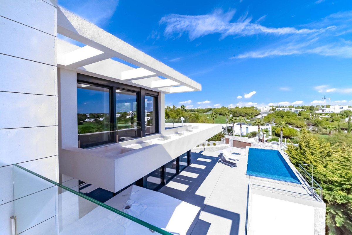 6 Bed Detached Villa in Las Colinas Golf