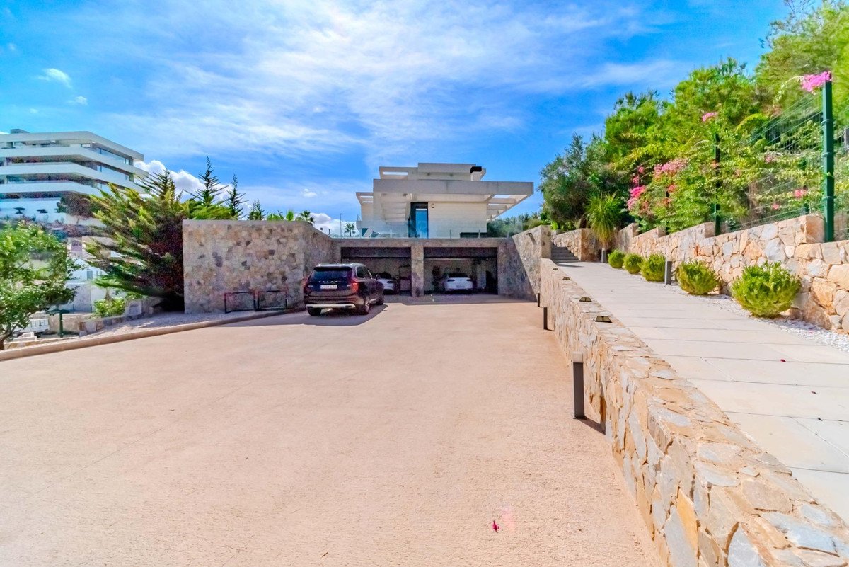 6 Bed Detached Villa in Las Colinas Golf