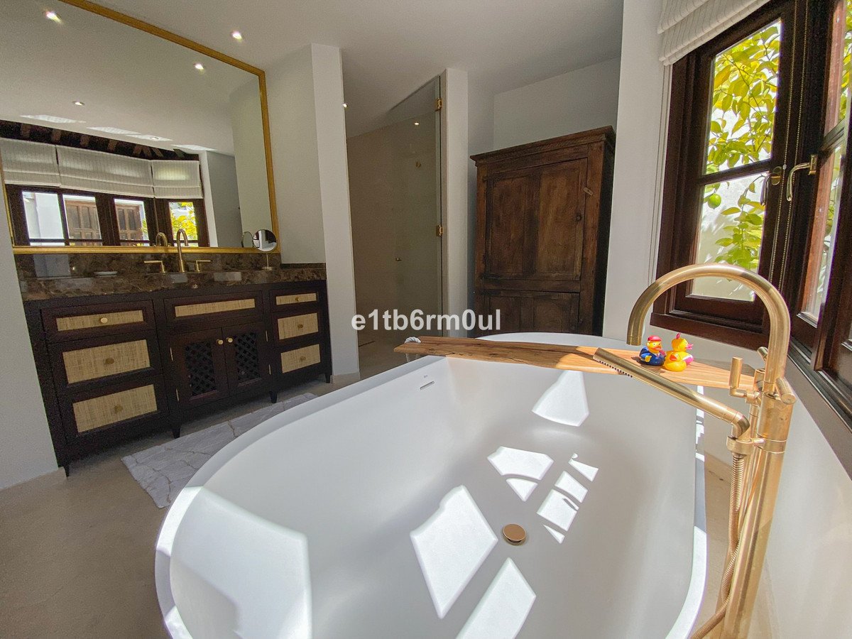 4 Bed Townhouse in The Golden Mile