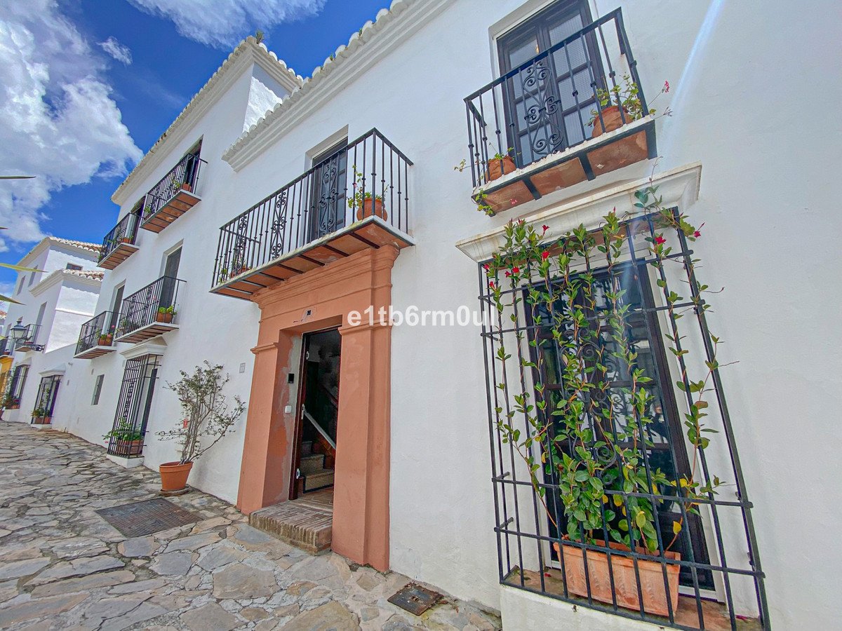 4 Bed Townhouse in The Golden Mile