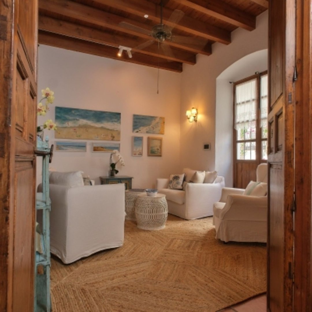 8 Bed Hotel in Marbella