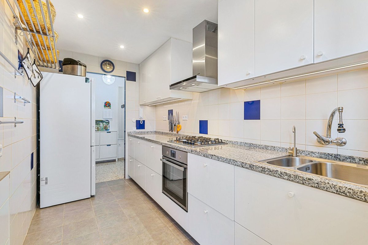 2 Bed Middle Floor Apartment in Fuengirola