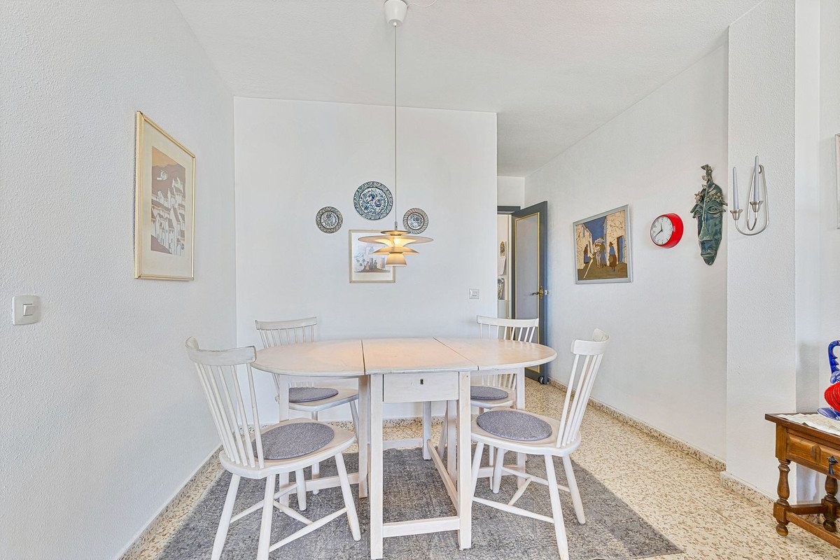 2 Bed Middle Floor Apartment in Fuengirola