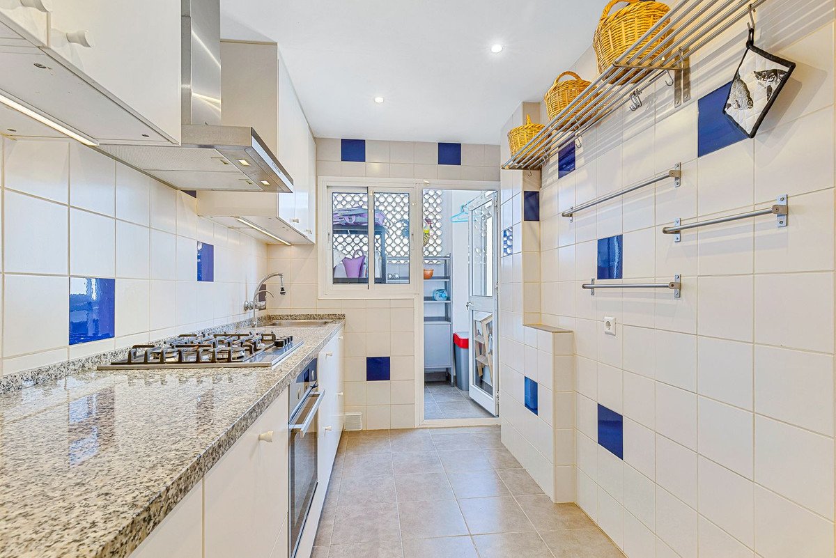 2 Bed Middle Floor Apartment in Fuengirola