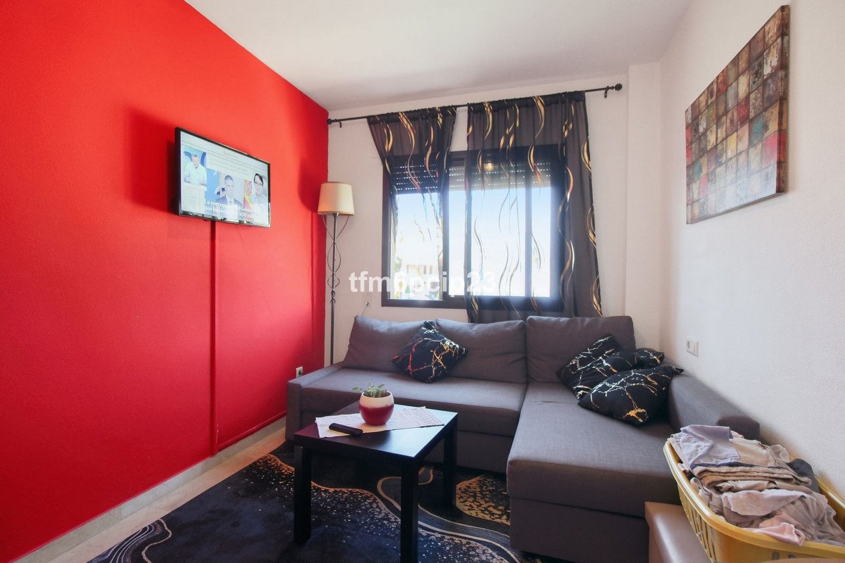 3 Bed Middle Floor Apartment in San Luis de Sabinillas