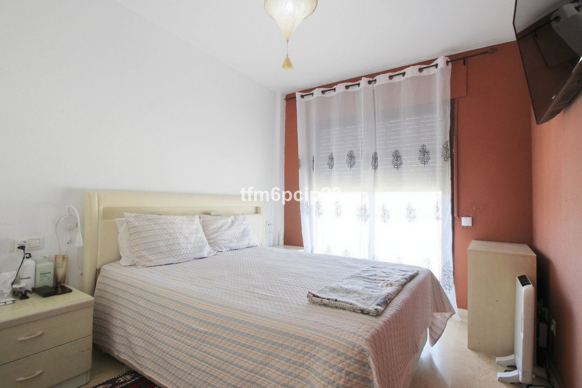 3 Bed Middle Floor Apartment in San Luis de Sabinillas