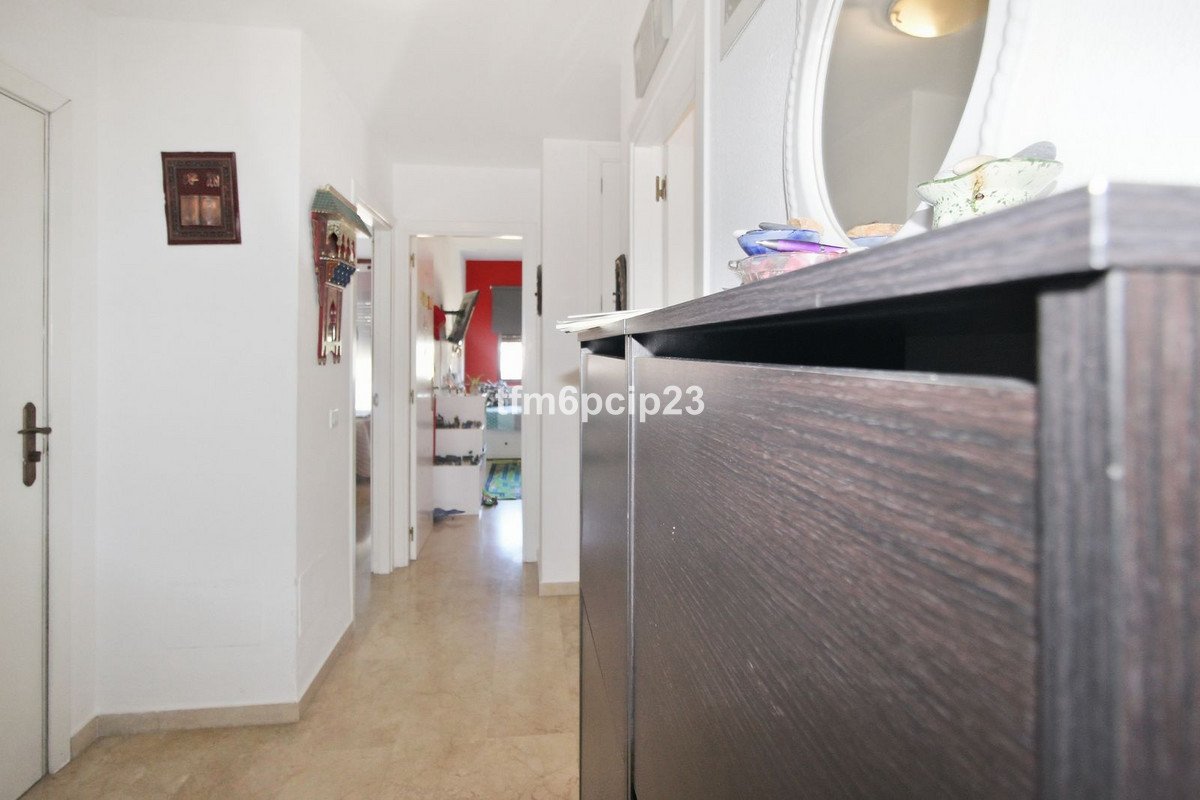 3 Bed Middle Floor Apartment in San Luis de Sabinillas