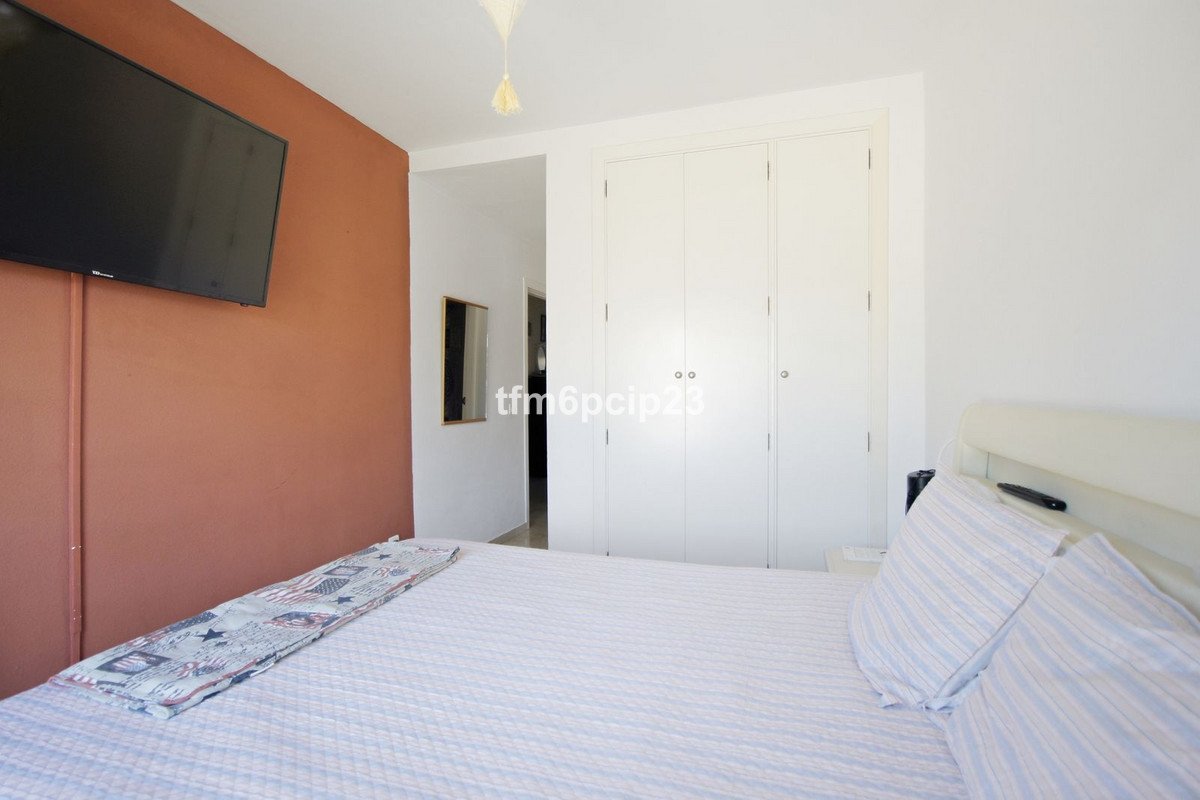 3 Bed Middle Floor Apartment in San Luis de Sabinillas