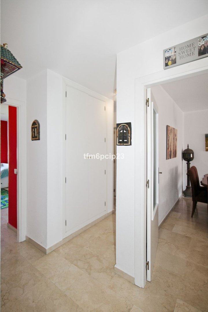 3 Bed Middle Floor Apartment in San Luis de Sabinillas