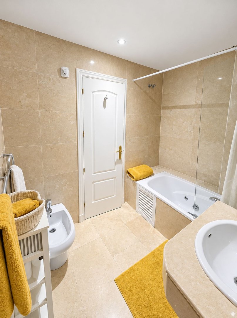 2 Bed Middle Floor Apartment in La Duquesa