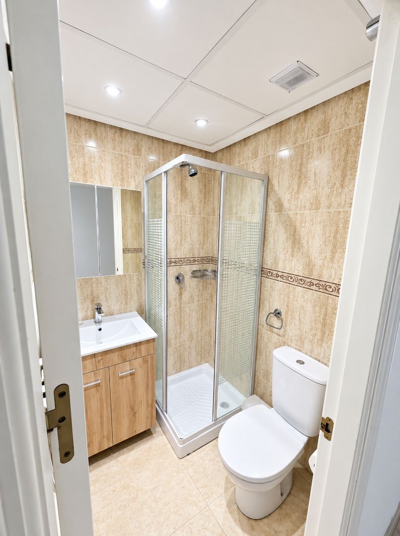 2 Bed Middle Floor Apartment in La Duquesa