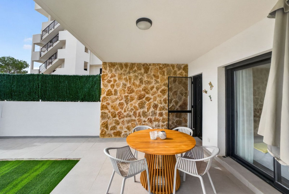 3 Bed Ground Floor Apartment in Villamartin