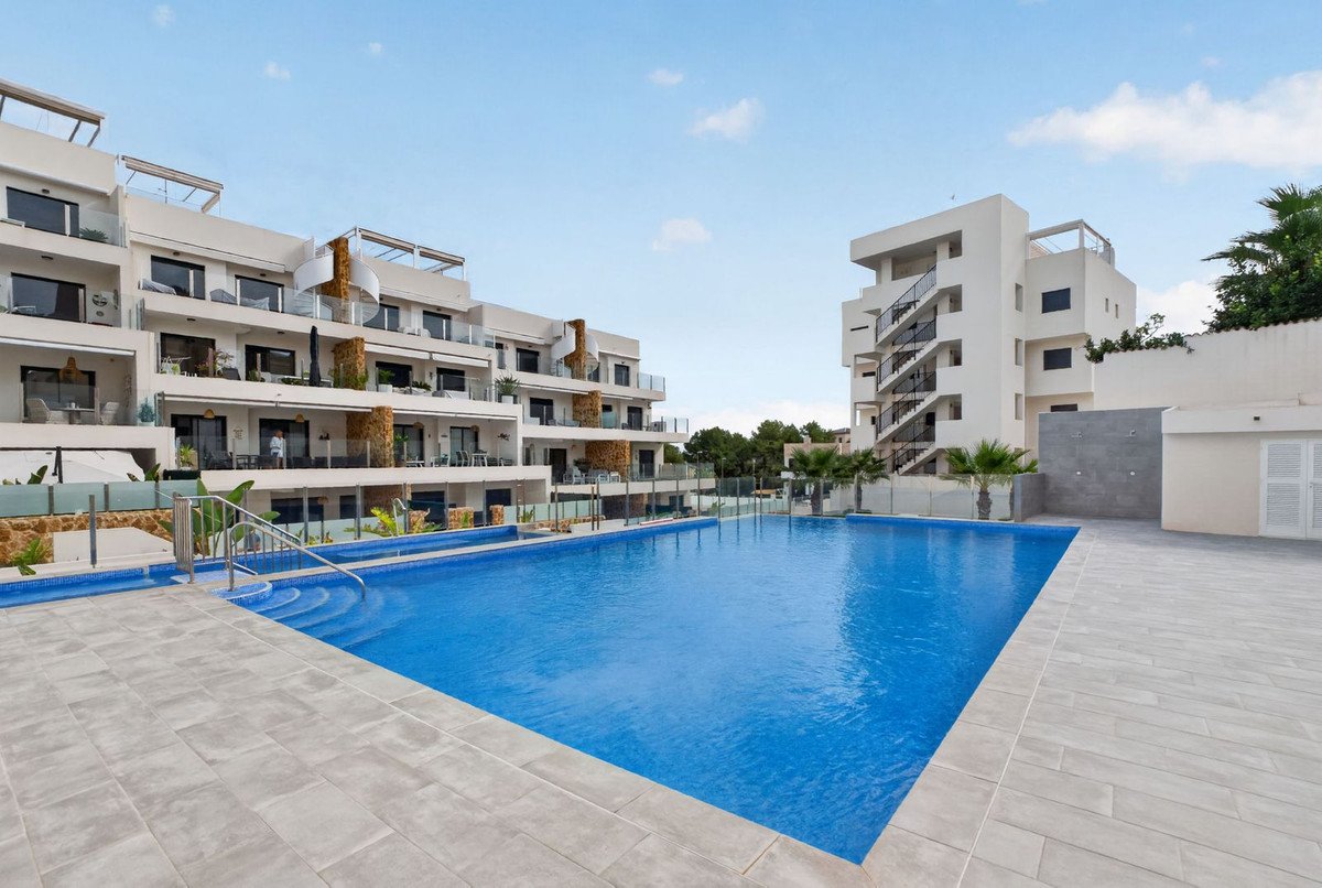 3 Bed Ground Floor Apartment in Villamartin