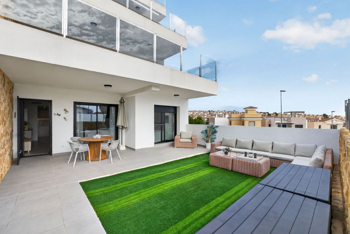 3 Bed Ground Floor Apartment in Villamartin