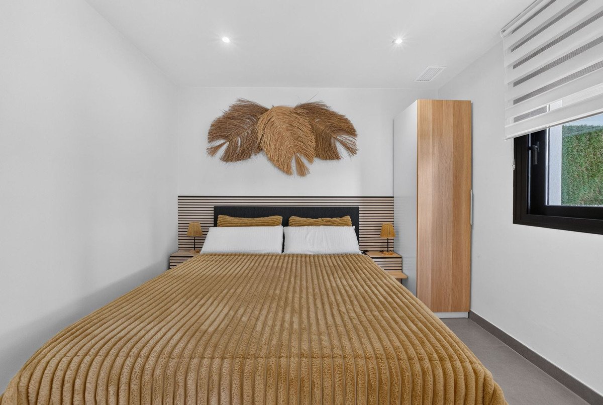 3 Bed Ground Floor Apartment in Villamartin