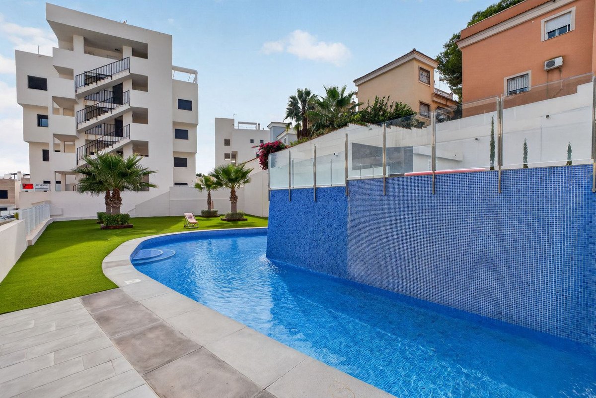 3 Bed Ground Floor Apartment in Villamartin