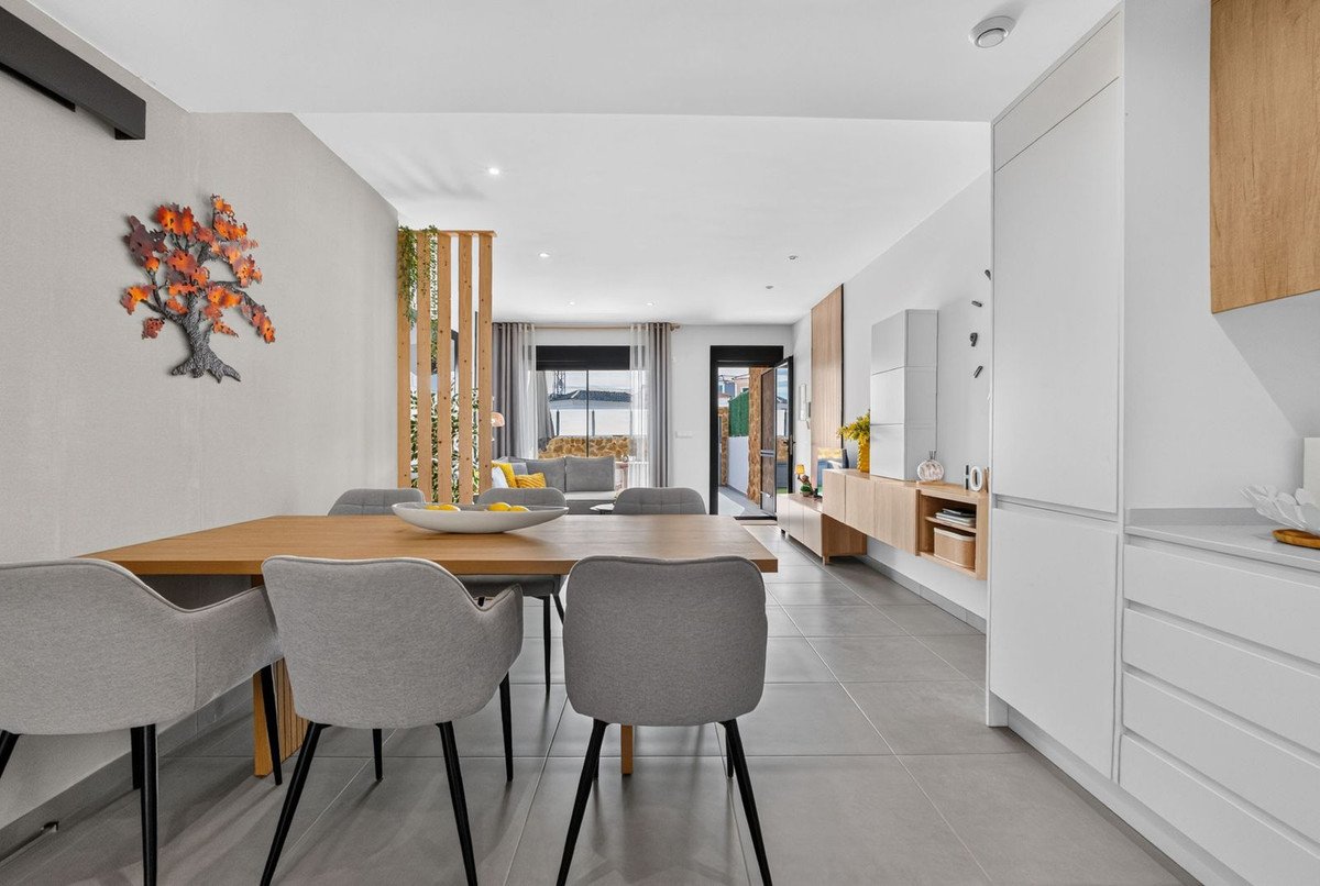 3 Bed Ground Floor Apartment in Villamartin