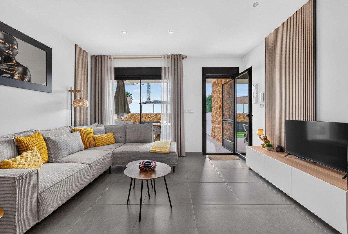 3 Bed Ground Floor Apartment in Villamartin