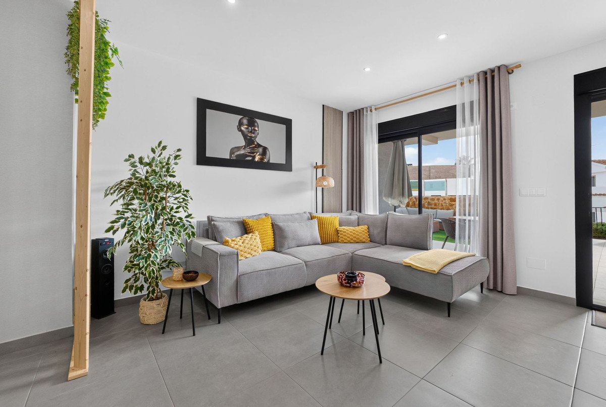 3 Bed Ground Floor Apartment in Villamartin