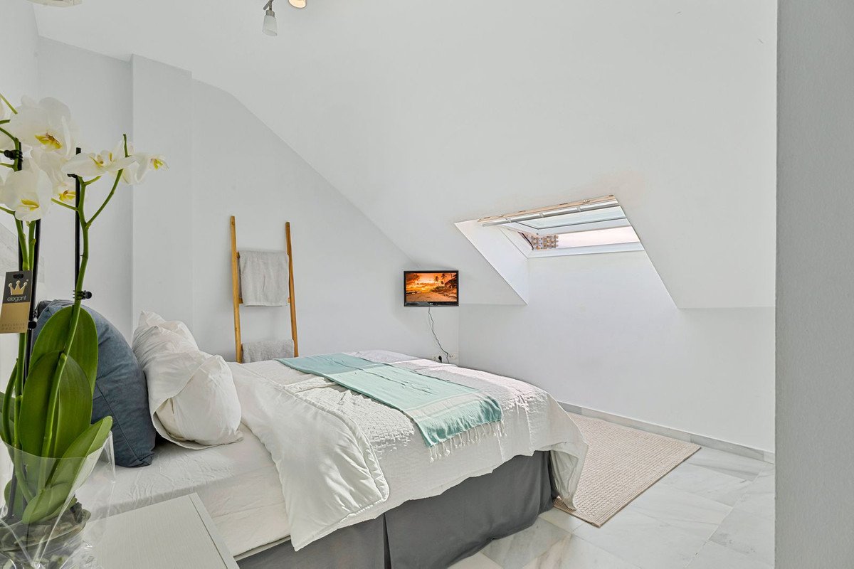 2 Bed Top Floor Apartment in Fuengirola