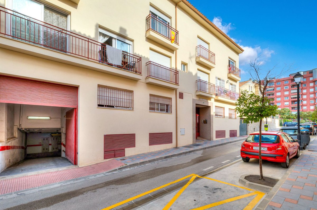 2 Bed Top Floor Apartment in Fuengirola
