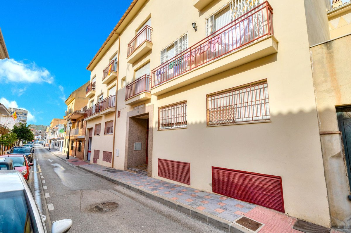 2 Bed Top Floor Apartment in Fuengirola
