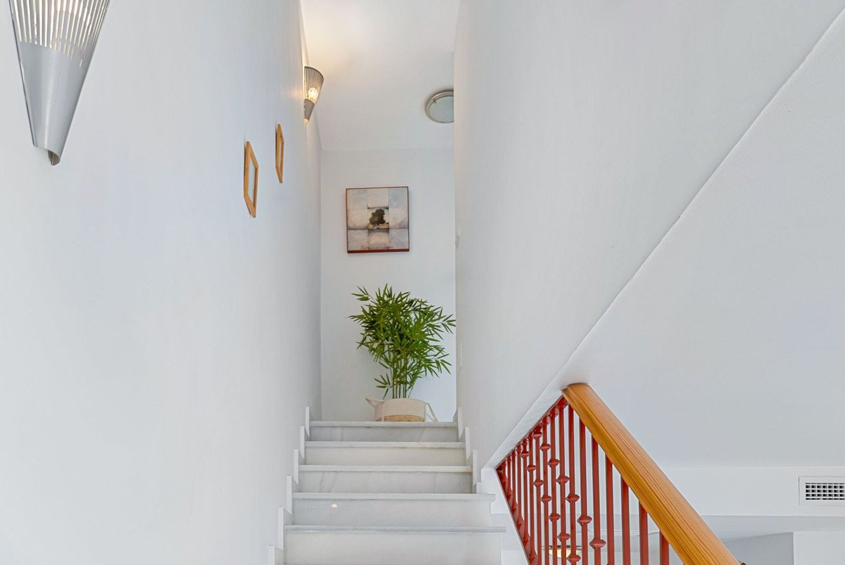 2 Bed Top Floor Apartment in Fuengirola