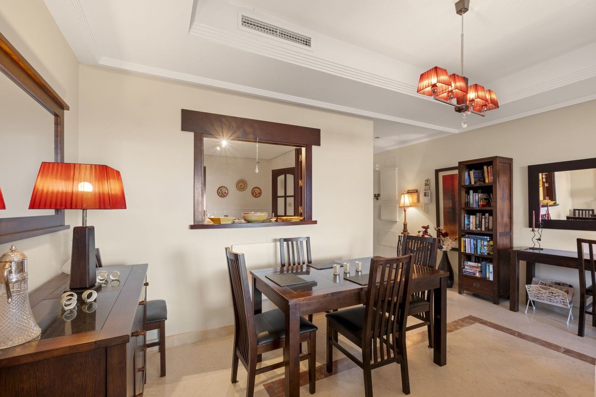 2 Bed Middle Floor Apartment in La Mairena
