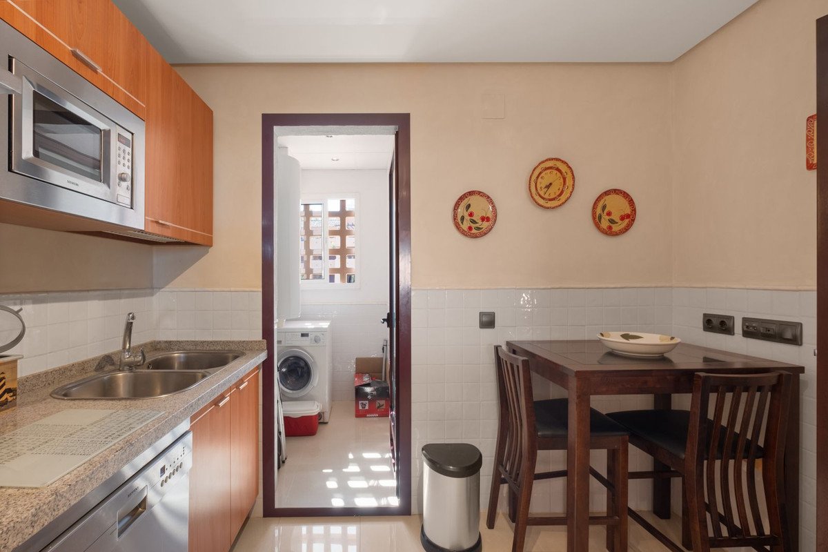 2 Bed Middle Floor Apartment in La Mairena