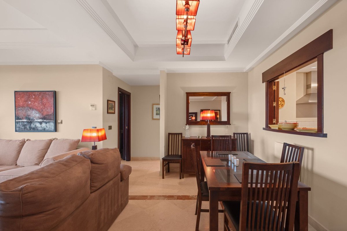 2 Bed Middle Floor Apartment in La Mairena