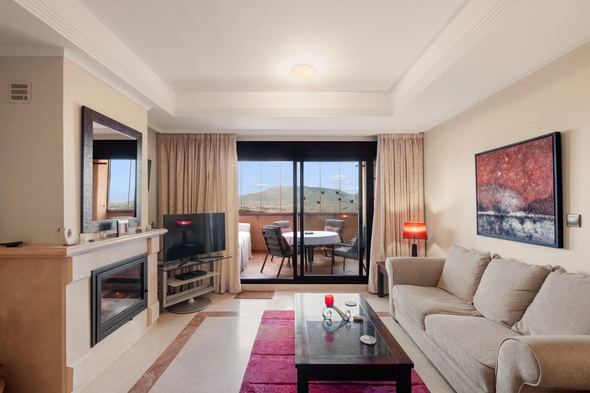 2 Bed Middle Floor Apartment in La Mairena