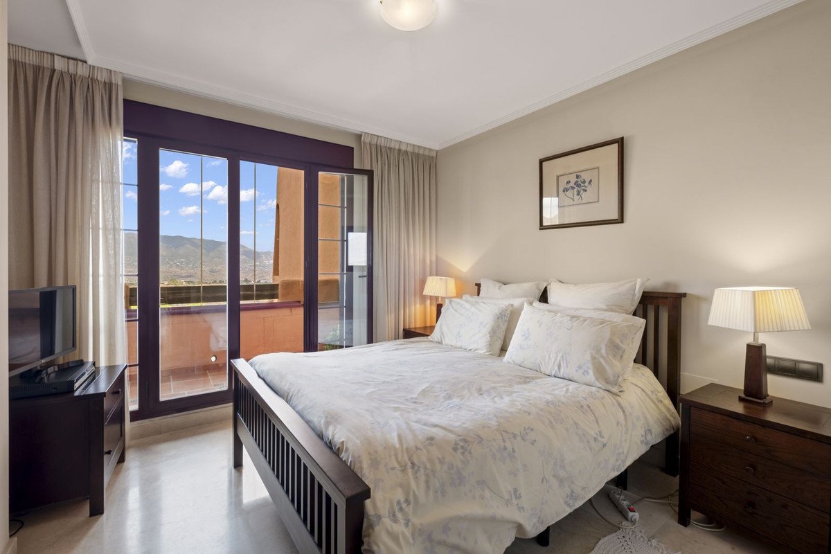 2 Bed Middle Floor Apartment in La Mairena