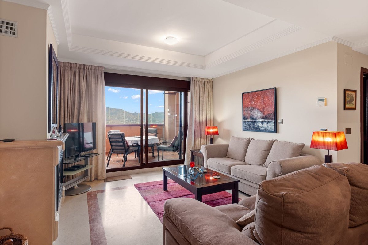 2 Bed Middle Floor Apartment in La Mairena