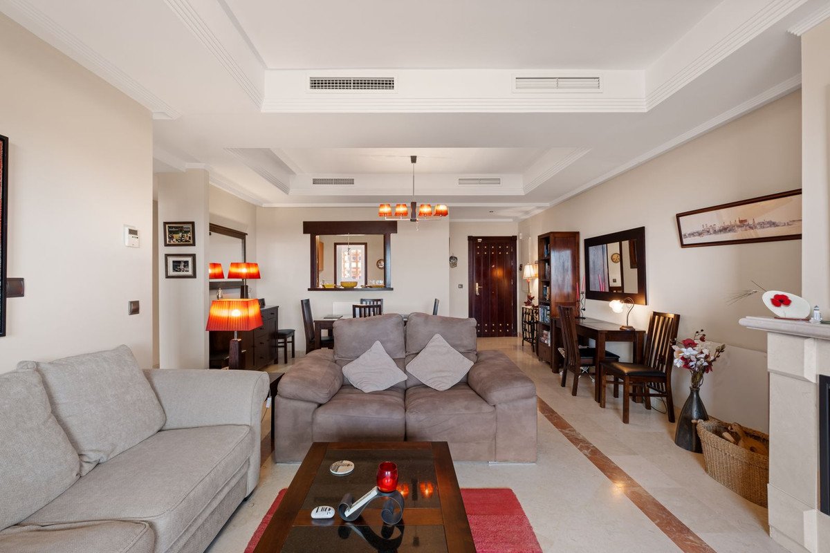 2 Bed Middle Floor Apartment in La Mairena
