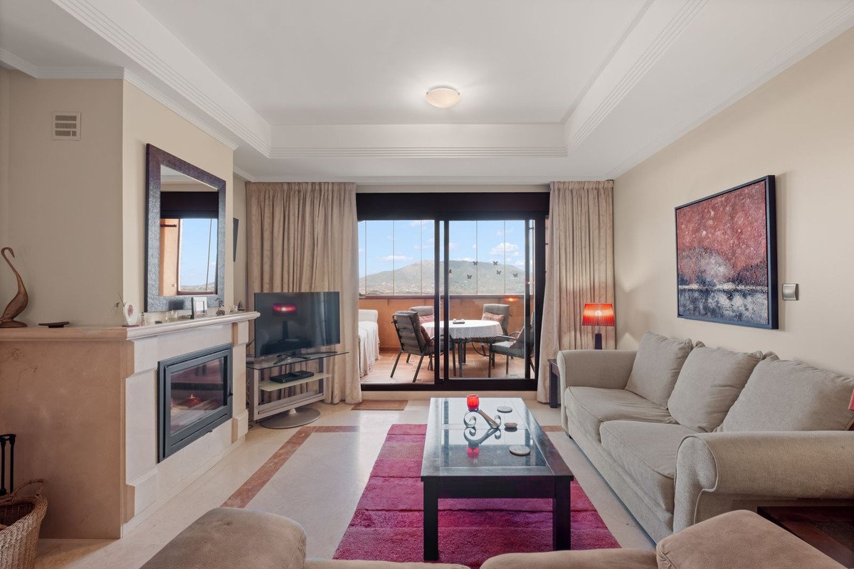 2 Bed Middle Floor Apartment in La Mairena