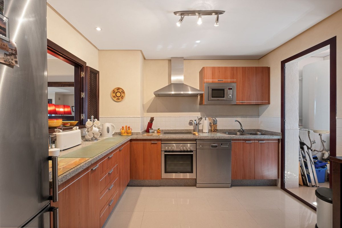 2 Bed Middle Floor Apartment in La Mairena