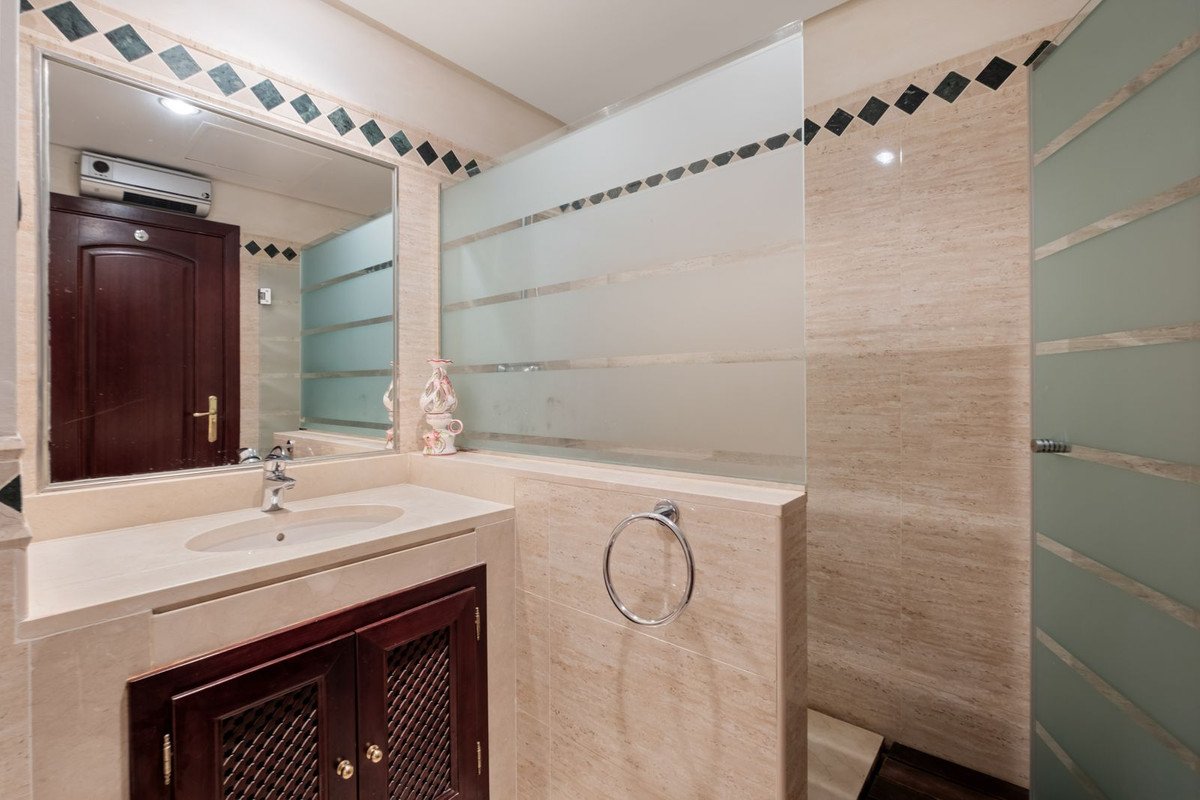 2 Bed Middle Floor Apartment in La Mairena