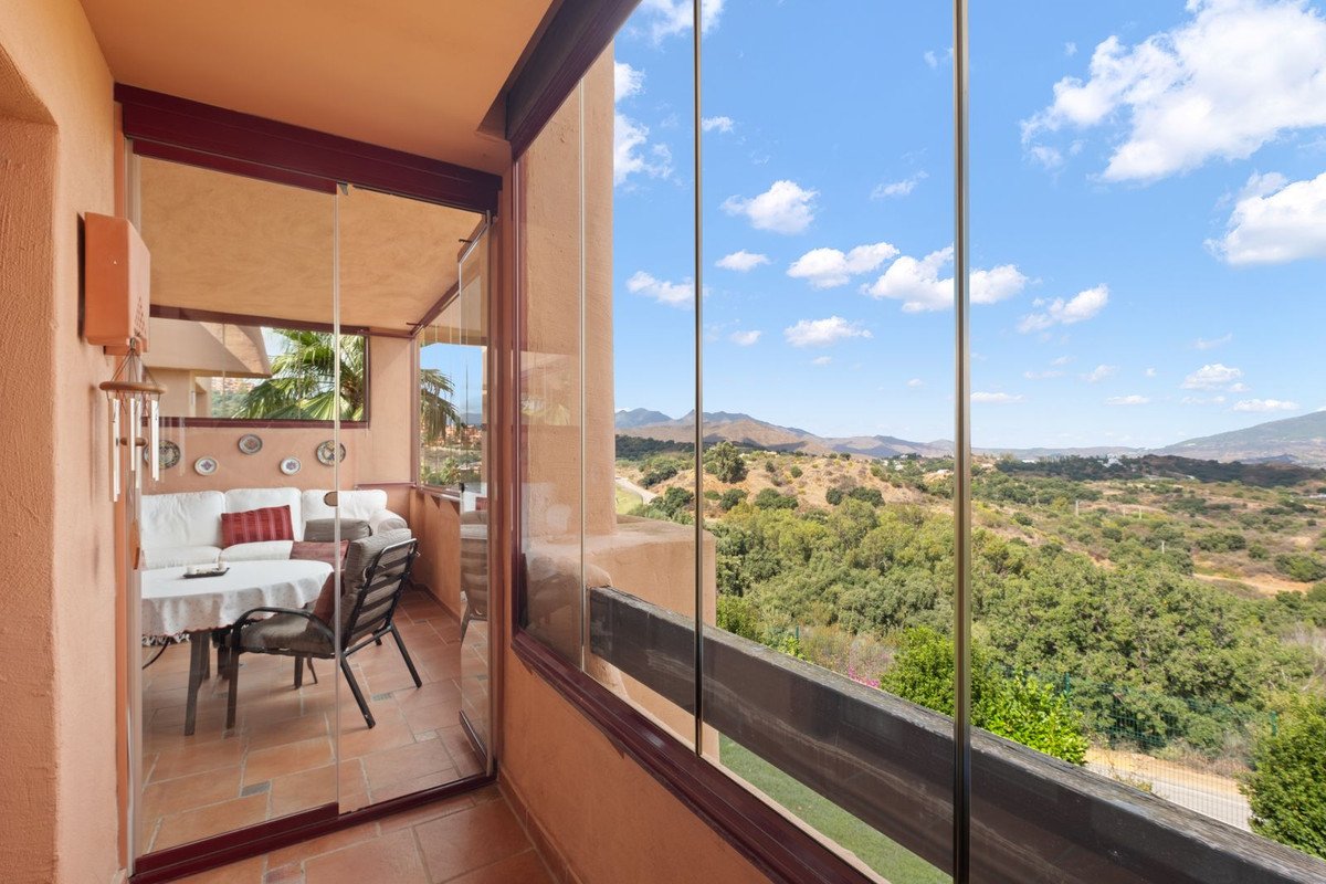 2 Bed Middle Floor Apartment in La Mairena