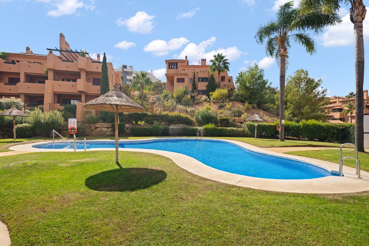 2 Bed Middle Floor Apartment in La Mairena