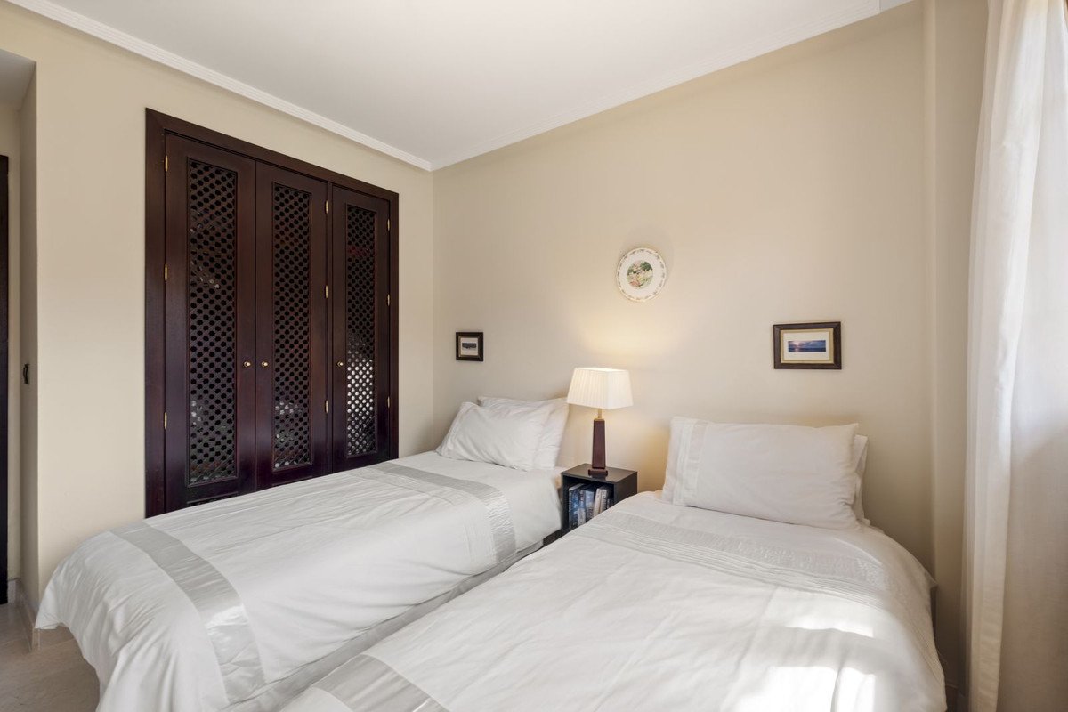 2 Bed Middle Floor Apartment in La Mairena