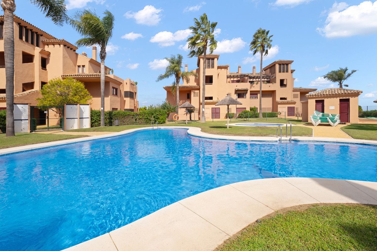2 Bed Middle Floor Apartment in La Mairena
