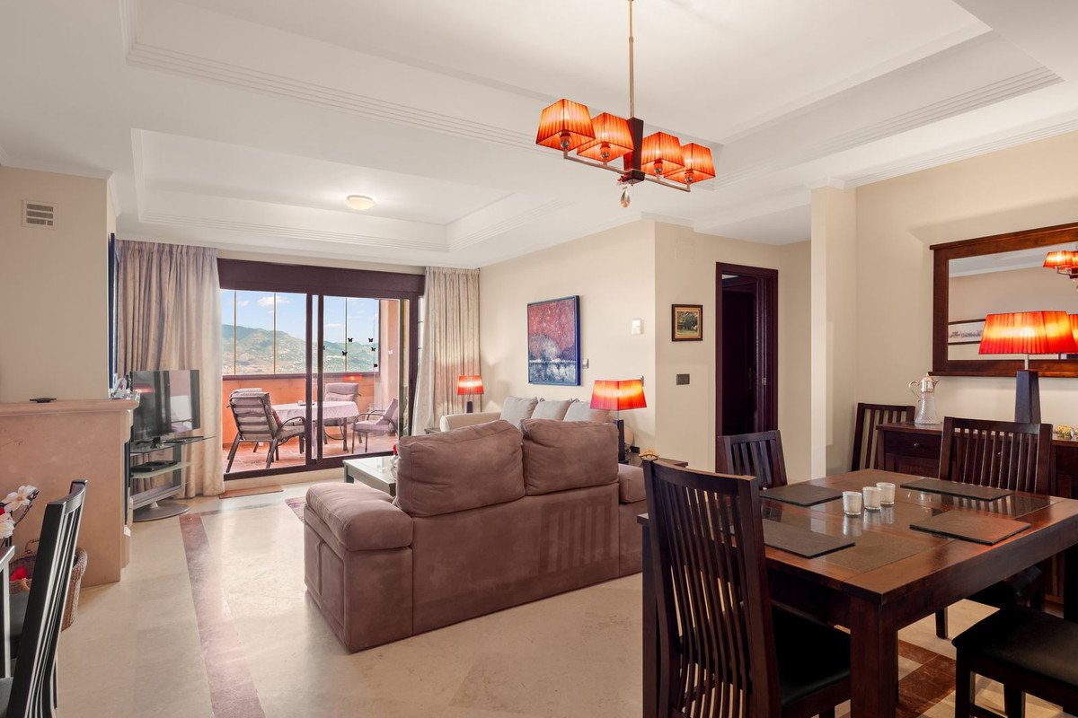 2 Bed Middle Floor Apartment in La Mairena