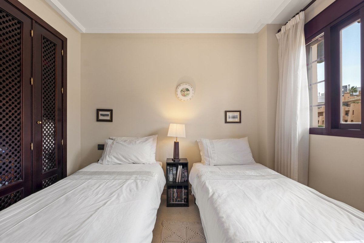 2 Bed Middle Floor Apartment in La Mairena