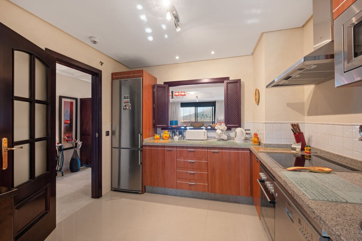 2 Bed Middle Floor Apartment in La Mairena